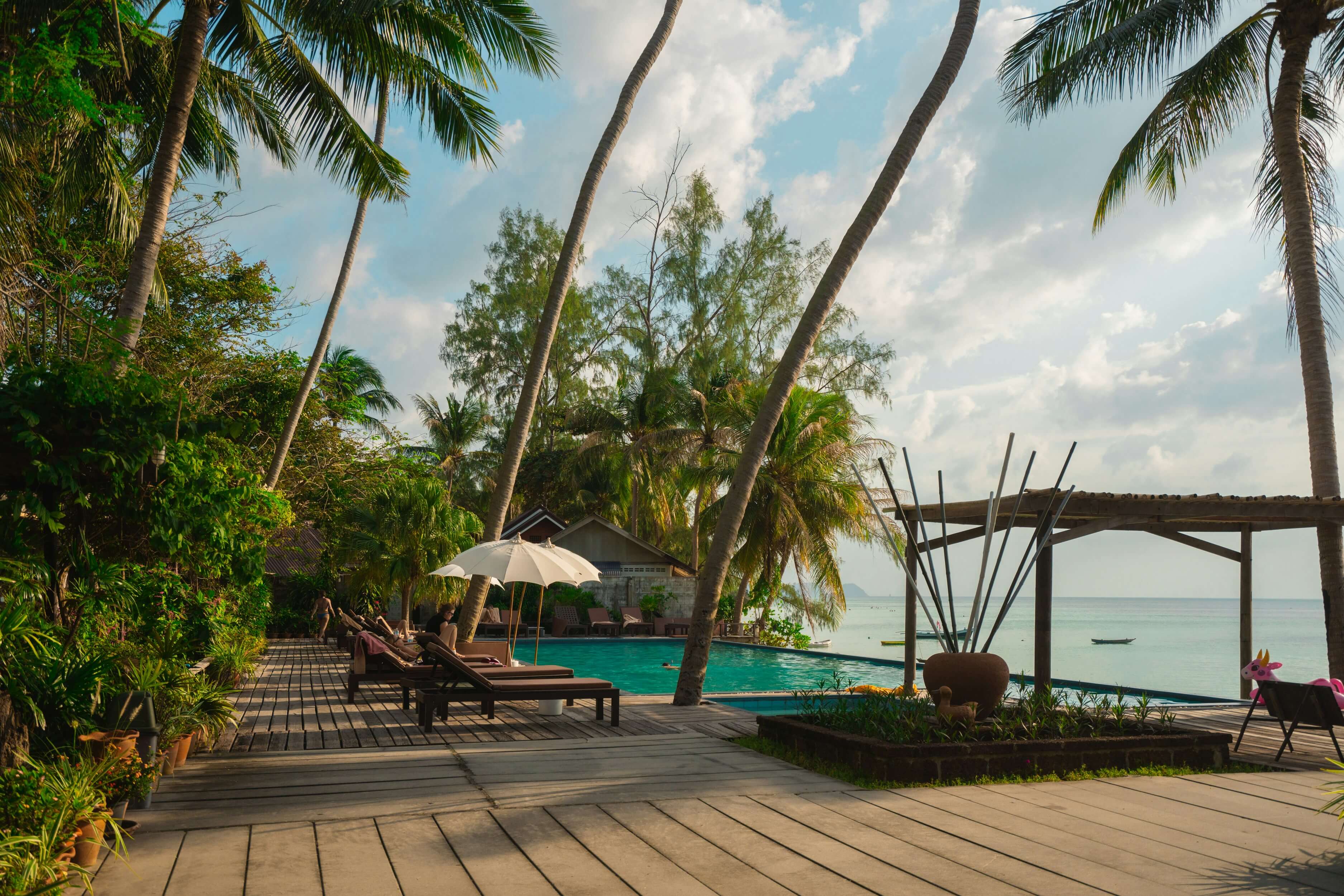 Sunset Bay Palm Resort